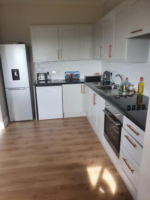 קיליבגס Private 3 Bedroom House Ideal For Family & Friends מראה חיצוני תמונה